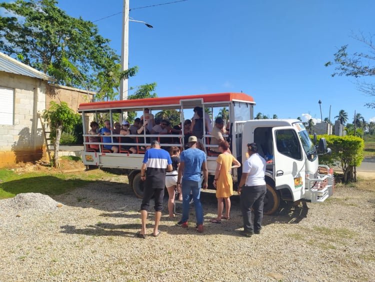 Safari Expedition Tour in Samana to Playa Rincon beach.